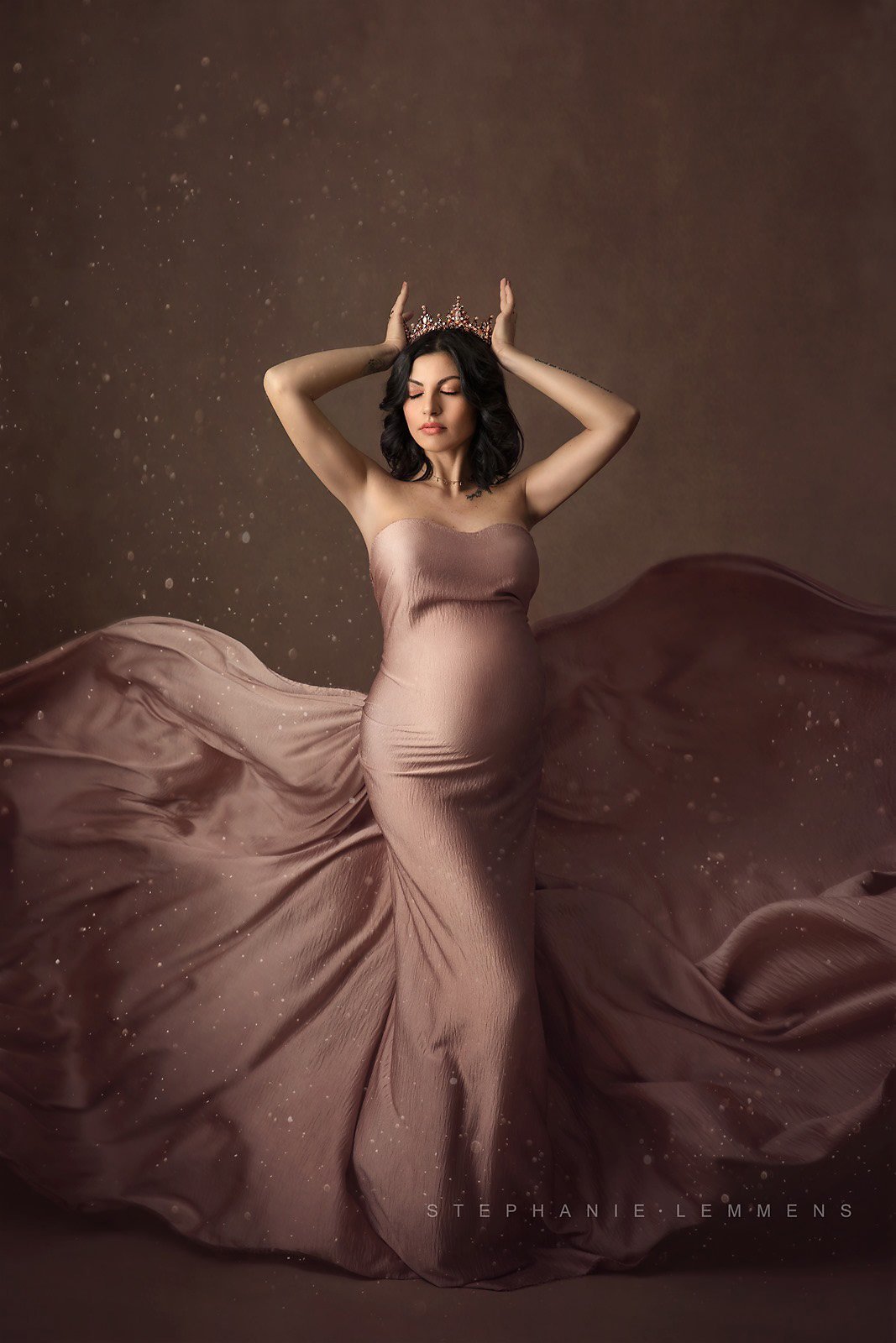 Buy Maternity Shoot Gowns | Now Buy Maternity shoot Gown today at Just  starting price 2500/- with Safe Home Delivery and pickup facility across  India. #maternityphotographermumbai... | By Good News Maternity WearFacebook